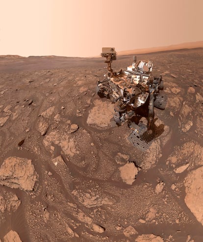 La nave de la NASA 'Curiosity' se tomó esta selfie en un lugar apodado "Mary Anning" en honor a una paleontóloga inglesa del siglo XIX.