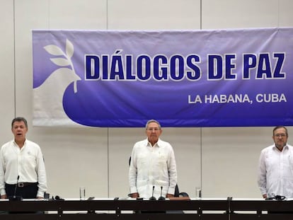 Ban Ki-moon, Santos, Raúl Castro e Timochenko, antes da cerimônia.