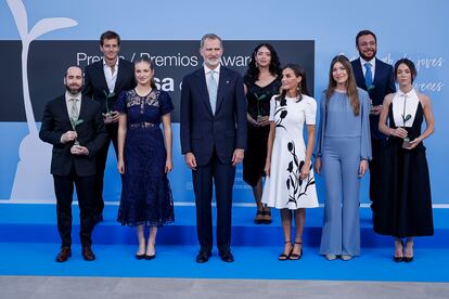 Family photo of the award winners with the royal family.  