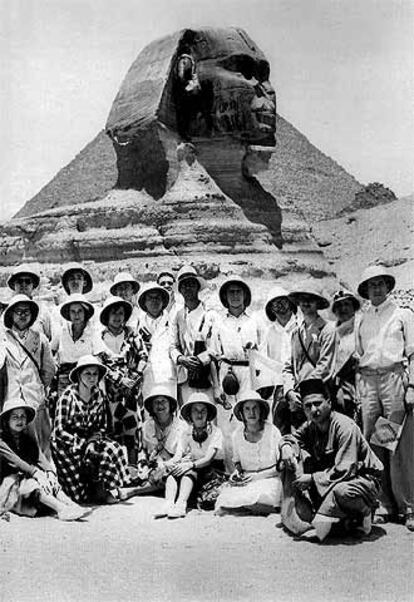 Miembros del crucero de 1933, en Giza.