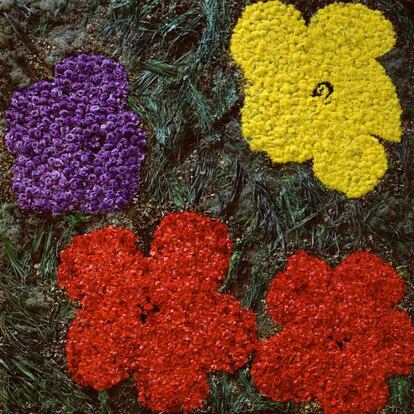 'Flores, según Warhol', obra de Vik Muniz