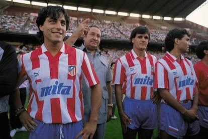 Paulo Futre, con la camiseta del Atlético en su etapa como jugador del equipo colchonero.