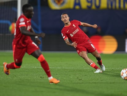 Thiago habilita a Mané en La Cerámica.