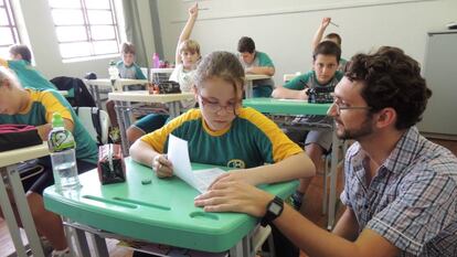 Professor cria método para ajudar aluno a aprender a estudar