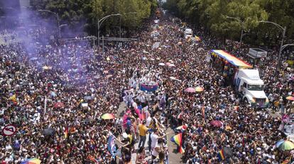 Las autoridades locales reportaron más de 60 mil asistentes al desfile LGBTTTI