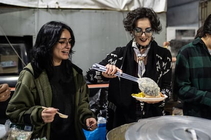 La Navitrans 2025 es una iniciativa impulsada por LLECA-Escuchando la calle, una organización y albergue de Ciudad de México que apoya a personas de las comunidades LGBT+ (en especial a mujeres trans) que viven en situación de calle.