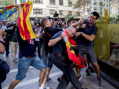 Agresi&oacute;n a un joven que participaba en la manifestaci&oacute;n del 9 d&#039;Octubre de Valencia. 