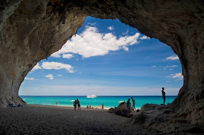 Cala Luna, en las cercanías de la localidad de Baunei, en Cerdeña. 