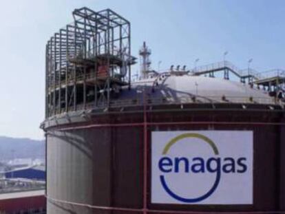 Enagás vende su 45,4% en la regasificadora chilena GNL Quintero por 600 millones