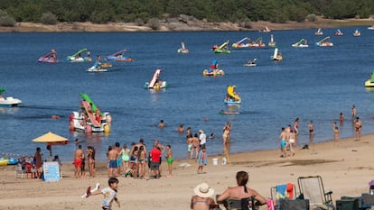 Playa Pita, embalse Cuerda del Pozo en Soria.