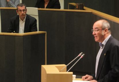 El diputado general de Gipuzkoa, Martin Garitano, interviene durante el pleno de las Juntas Generales del territorio.