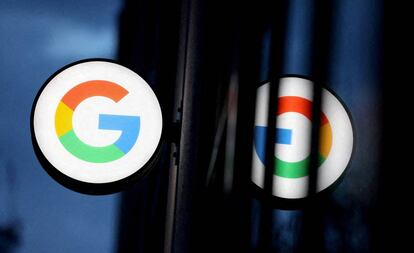 Logo de Google en una tienda en Chelsea en Manhattan, Nueva York