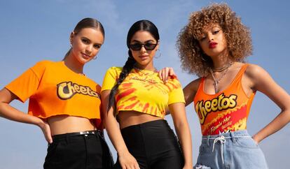 Coleção da Forever 21 em parceria com a Cheetos, lançada em junho.