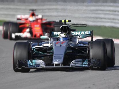 Bottas, por delante de Vettel.