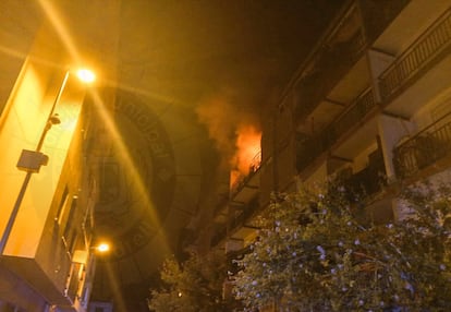 Imagen del piso incendiado, tomada por la Policía Municipal de El Vendrell.