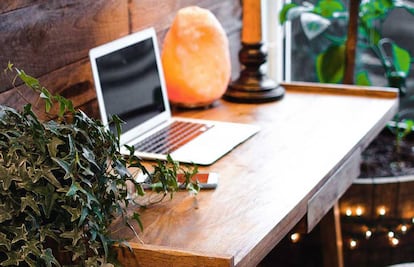 MacBook en una mesa