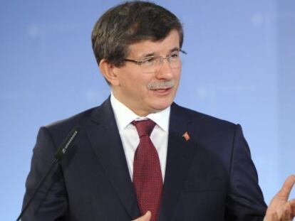 El ministro turco de Exteriores, Ahmet Davutoglu, en una rueda de prensa a inicios de mes.