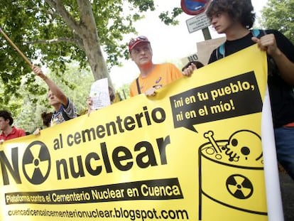 Concentración contra el almacén nuclear en Madrid.