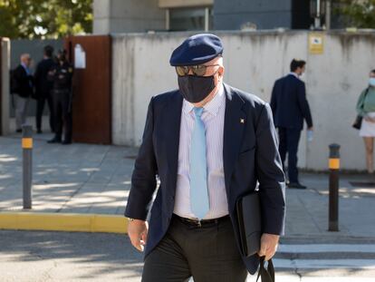 l comisario José Manuel Villarejo, el pasado 13 de octubre a su salida de la Audiencia Nacional tras el inicio del primer juicio por la Operación Tándem.