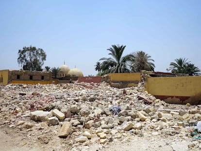 A demolished building in Cairo’s Imam al-Shafi cemetery.