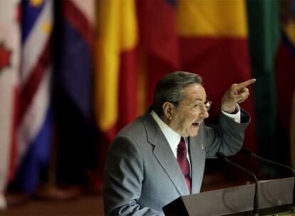 El presidente de Cuba, Raúl Castro, interviene en la inauguración de la reunión ministerial del Movimiento de los Países No Alineados.