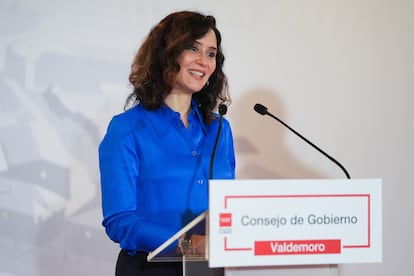 La presidenta de la Comunidad de Madrid, Isabel Díaz Ayuso, tras el Consejo de Gobierno celebrado en Valdemoro, este miércoles.