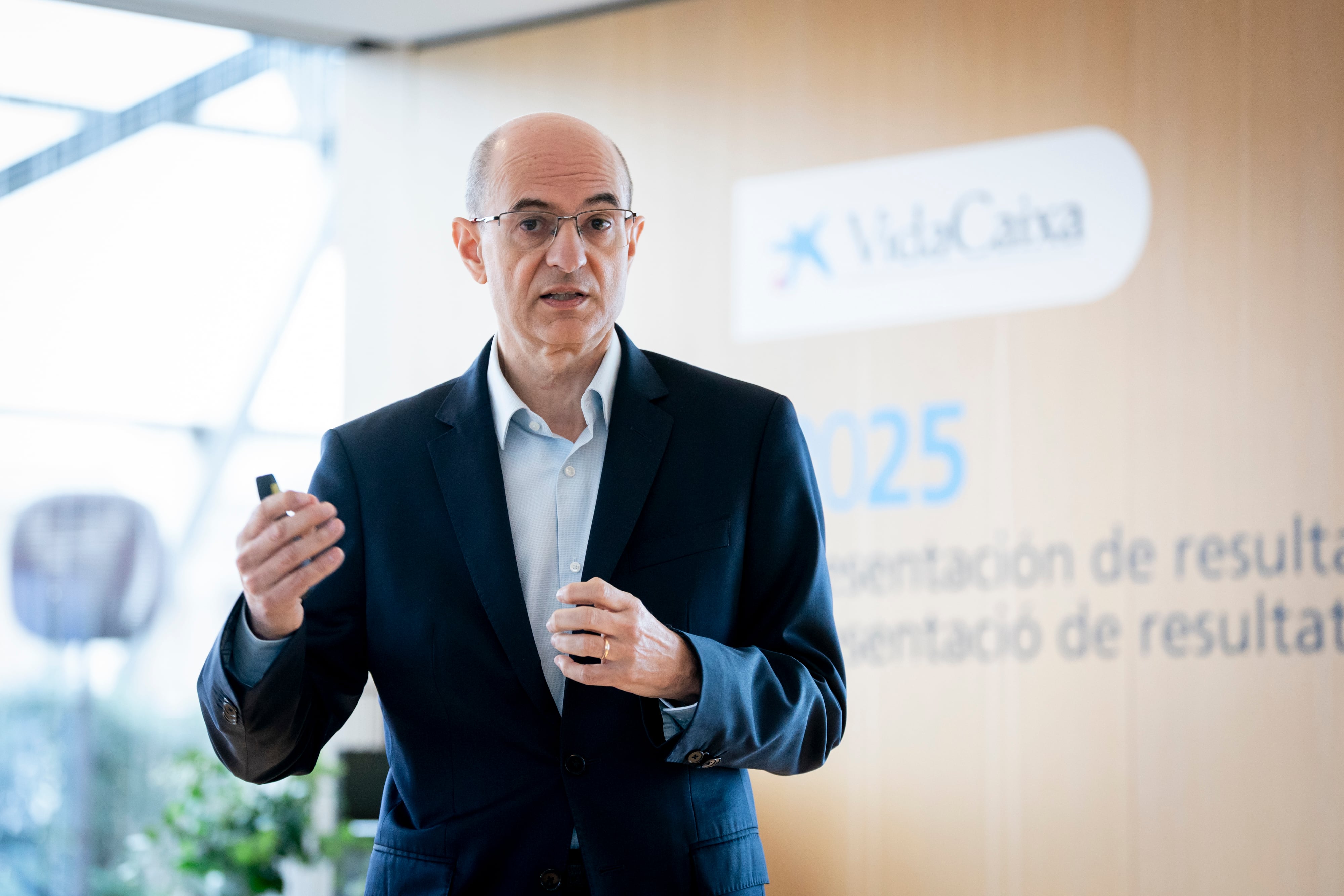 VidaCaixa tiene más de un millón de clientes que ahorran de media 159 euros al mes 