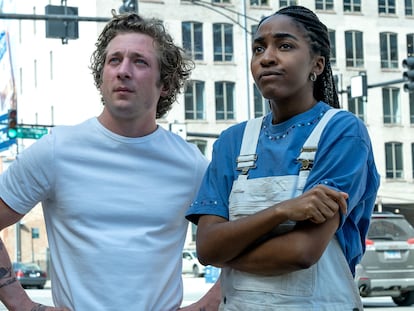 Jeremy Allen White y Ayo Edebiri, en la segunda temporada de 'The Bear'.