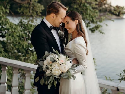 La primera ministra de Finlandia, Sanna Marin, en su boda con el exfutbolista Markus Räikkönen, el pasado sábado.