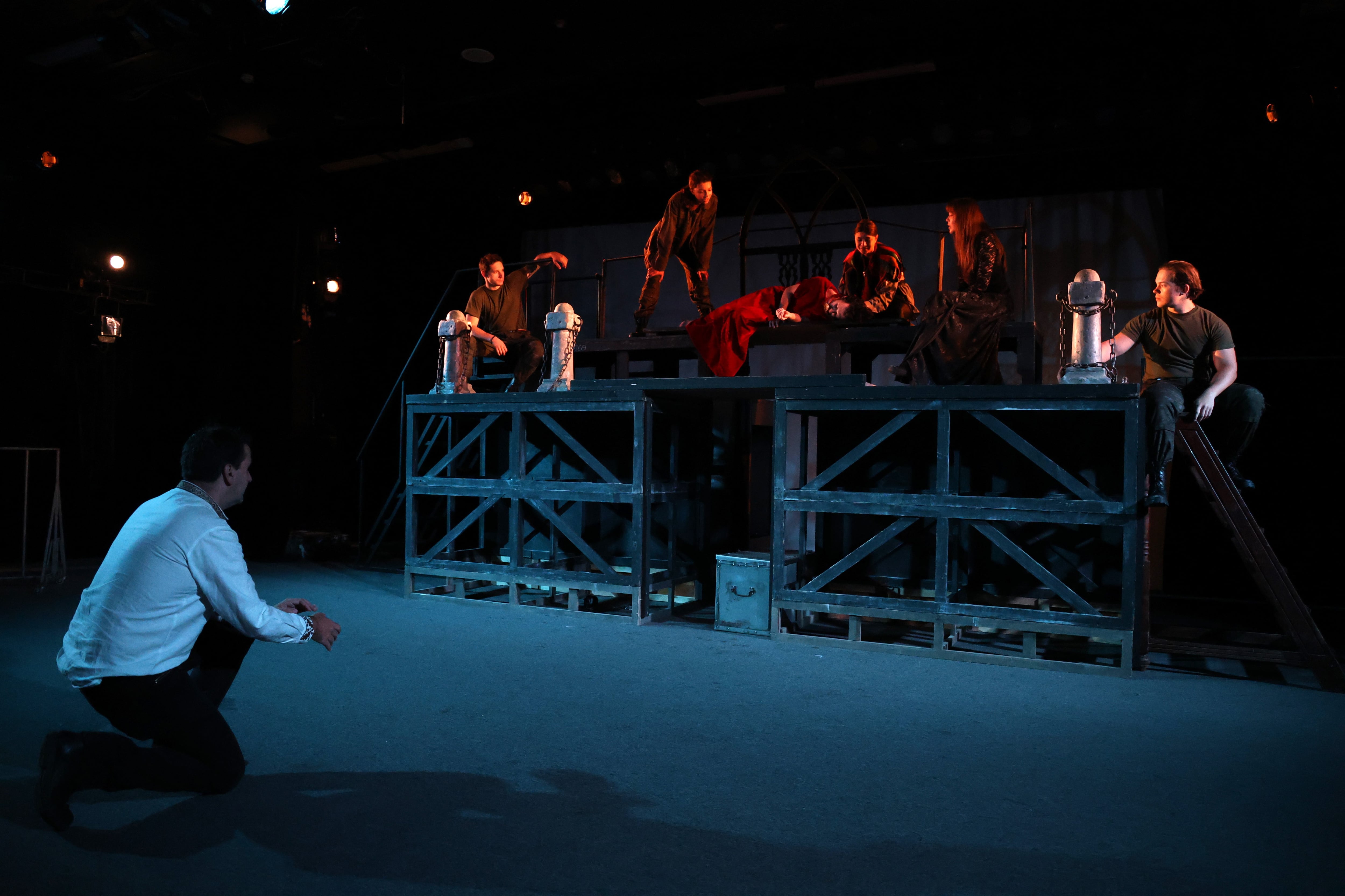 El director Ignacio García (izquierda) durante el ensayo.