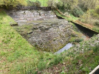 Excavación del foso defensivo del castro asturiano.