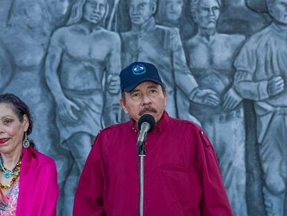 El presidente nicaragüense, Daniel Ortega, y su esposa y vicepresidenta del país, Rosario Murillo, en Managua, el pasado junio.