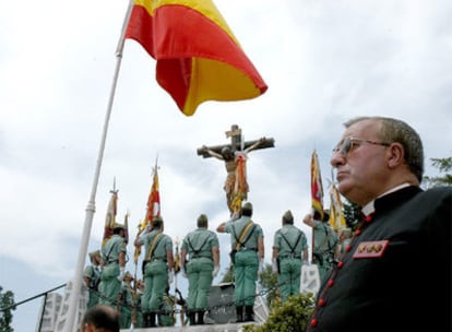 La República suprimió la jurisdicción castrense. Franco la rehabilitó tras la  Guerra Civil.