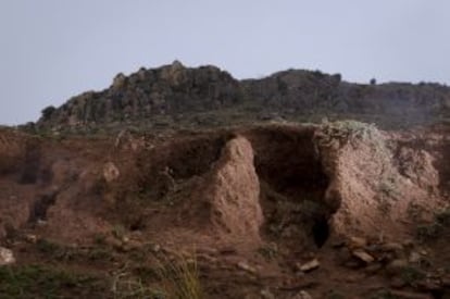 Terreno removido con una pala en el yacimiento de Aranda de Moncayo.