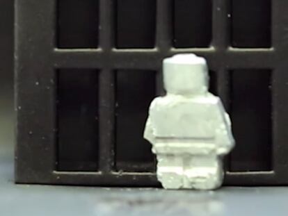 Engineers have developed the LEGO-shaped robot from gallium and other metals.