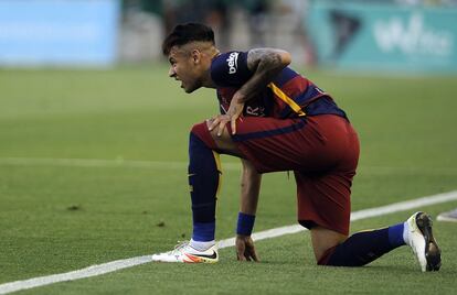 Neymar, en un momento del partido contra el Betis. 