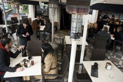 Many establishments have introduced a heated terrace, such as this bar in Jaén, to allow patrons to smoke.