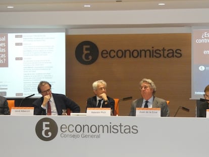 Coloquio sobre el control de las inversiones extranjeras en las empresas estratégicas de España, en la sede del CGE, en Madrid.