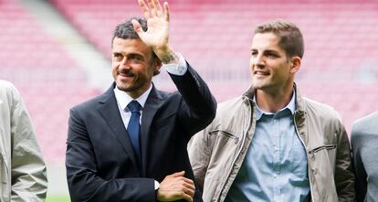 Luis Enrique y Robert Moreno, en el Camp Nou.