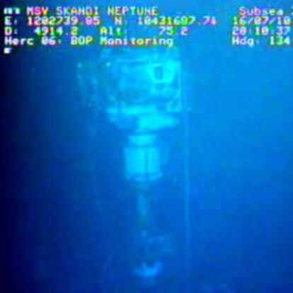 Imagen del  obturador instalado el jueves para sellar el pozo del Golfo de México