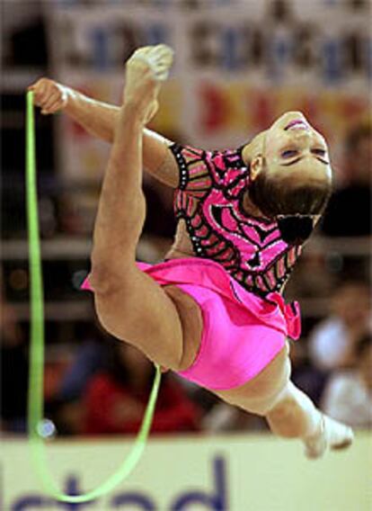 Kabaeva, en su ejercicio de cuerda, que le dio uno de sus títulos.