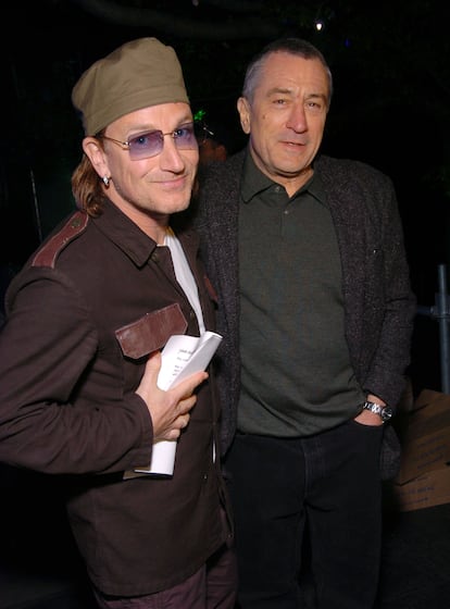 Bono y Robert De Niro en el festival de Tribeca en 2004.