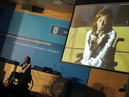 Nuria Pérez, durante su charla a 250 escolares de Secundaria.