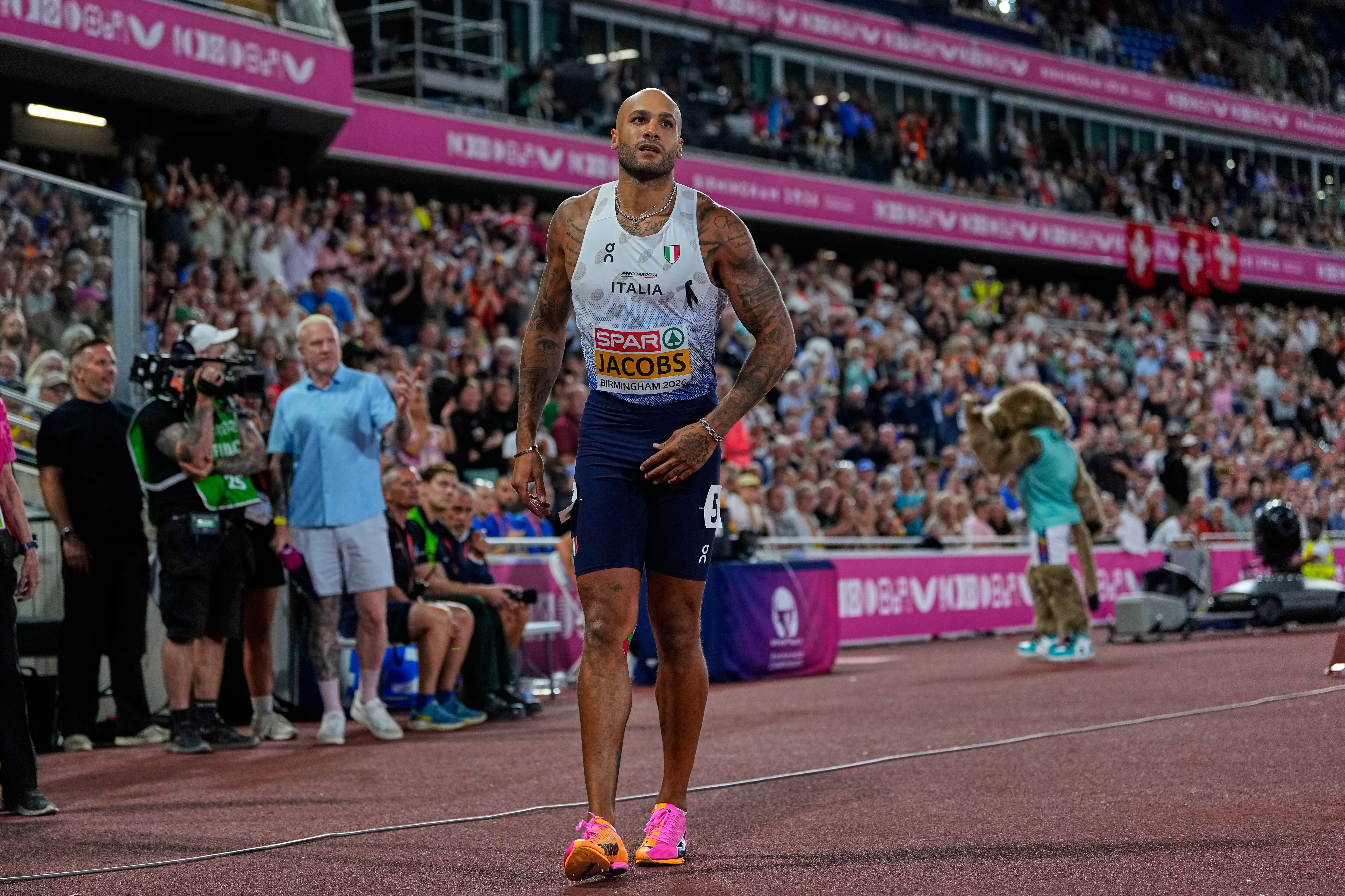 El gran favorito, Marcell Jacobs, se lesiona a los 40 metros y deja al británico Romell Glave la victoria en los 100m de los Europeos de atletismo