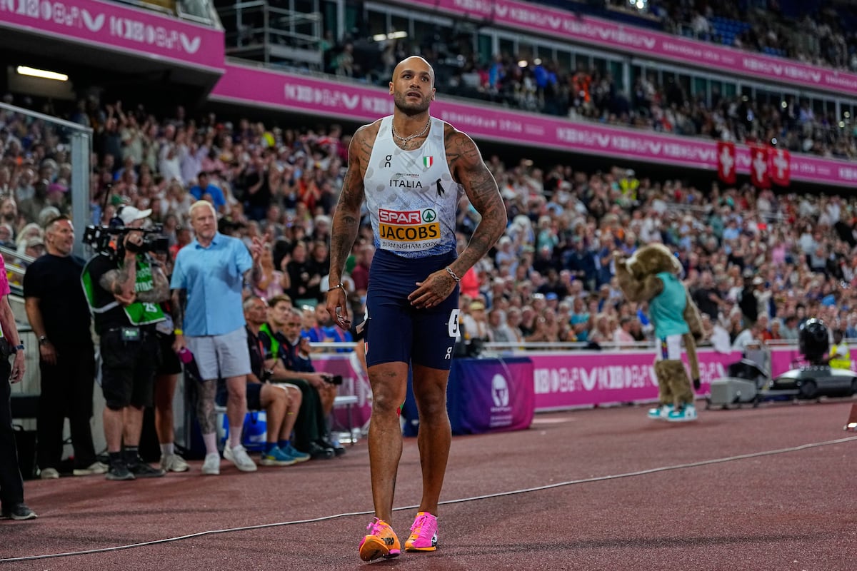 El gran favorito, Marcell Jacobs, se lesiona a los 40 metros y deja al británico Romell Glave la victoria en los 100m de los Europeos de atletismo