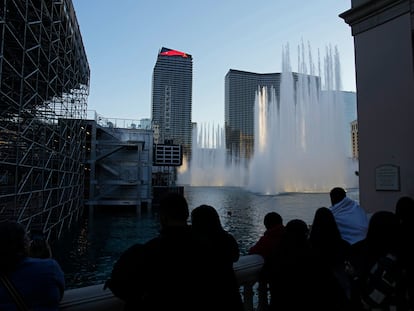 La vista a las fuentes del hotel Bellagio, una de las principales atracciones de Las Vegas, parcialmente bloqueadas por la infraestructura de la F1, en noviembre de 2023.