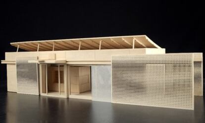 Una de las casas de la competición entre siete universidades del mundo, en la Villa Solar Decathlon, que ha resultado ganadora como vivienda ecológica.