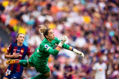 La portera del FC Barcelona, Cata Coll.