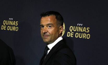 Jorge Mendes recibiendo un premio este año.