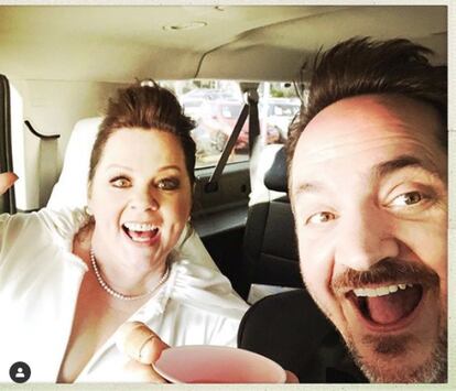 "De camino. ¡Oscars, allá vamos!", escribía Melissa McCarthy ya en el coche.